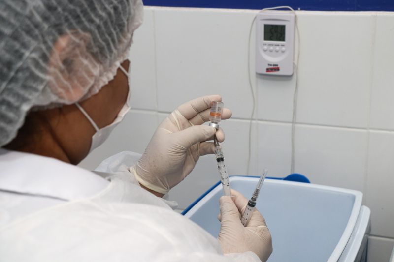 Benevides começa a vacinação contra a Covid <div class='credito_fotos'>Foto: Divulgação &nbsp;&nbsp;|&nbsp;&nbsp; <a href='/midias/2021/originais/7206_26ab9db1-0355-b237-5923-9d24b6ce87af.jpg' download><i class='fa-solid fa-download'></i> Download</a></div>