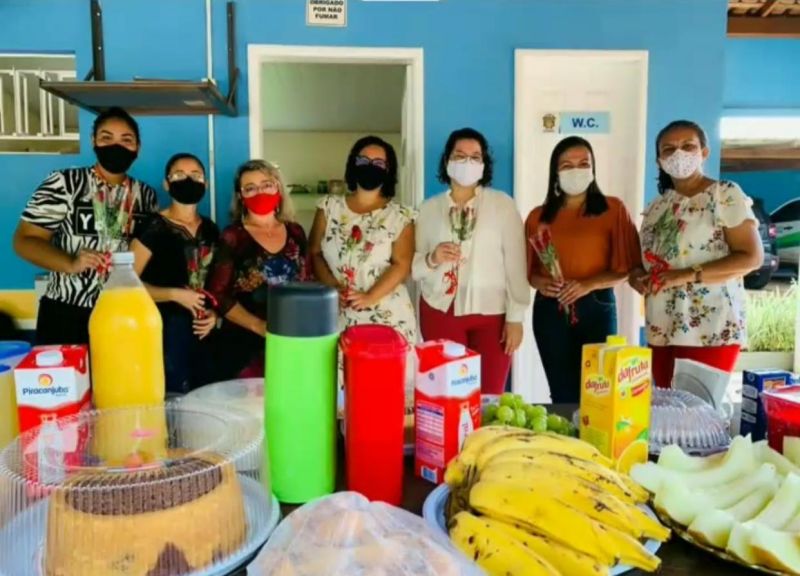 Servidoras da SEMMAT durante confraternização pelo oito de março 