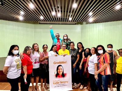 notícia: Projeto de plano de cargos e salários dos professores vira lei municipal  