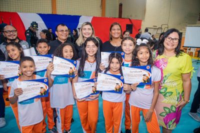 notícia: Prefeitura de Benevides em parceria com Polícia Militar certifica alunos pelo PROERD