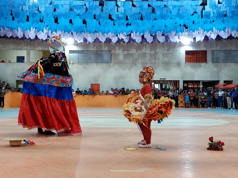 notícia: Alunos da Rede Municipal fazem participação especial no Sassaricando 2023