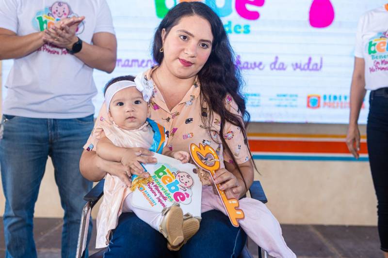 notícia: Posse da Bebê-Prefeita e emissão de RG marcam abertura da Semana do Bebê