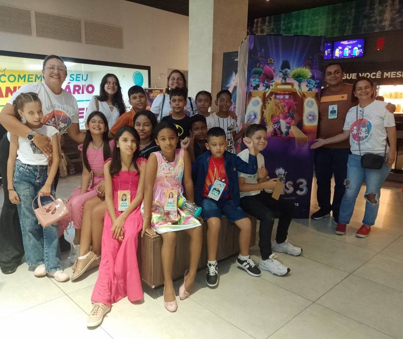 notícia: Comitê das Crianças de Benevides teve tarde de diversão no cinema